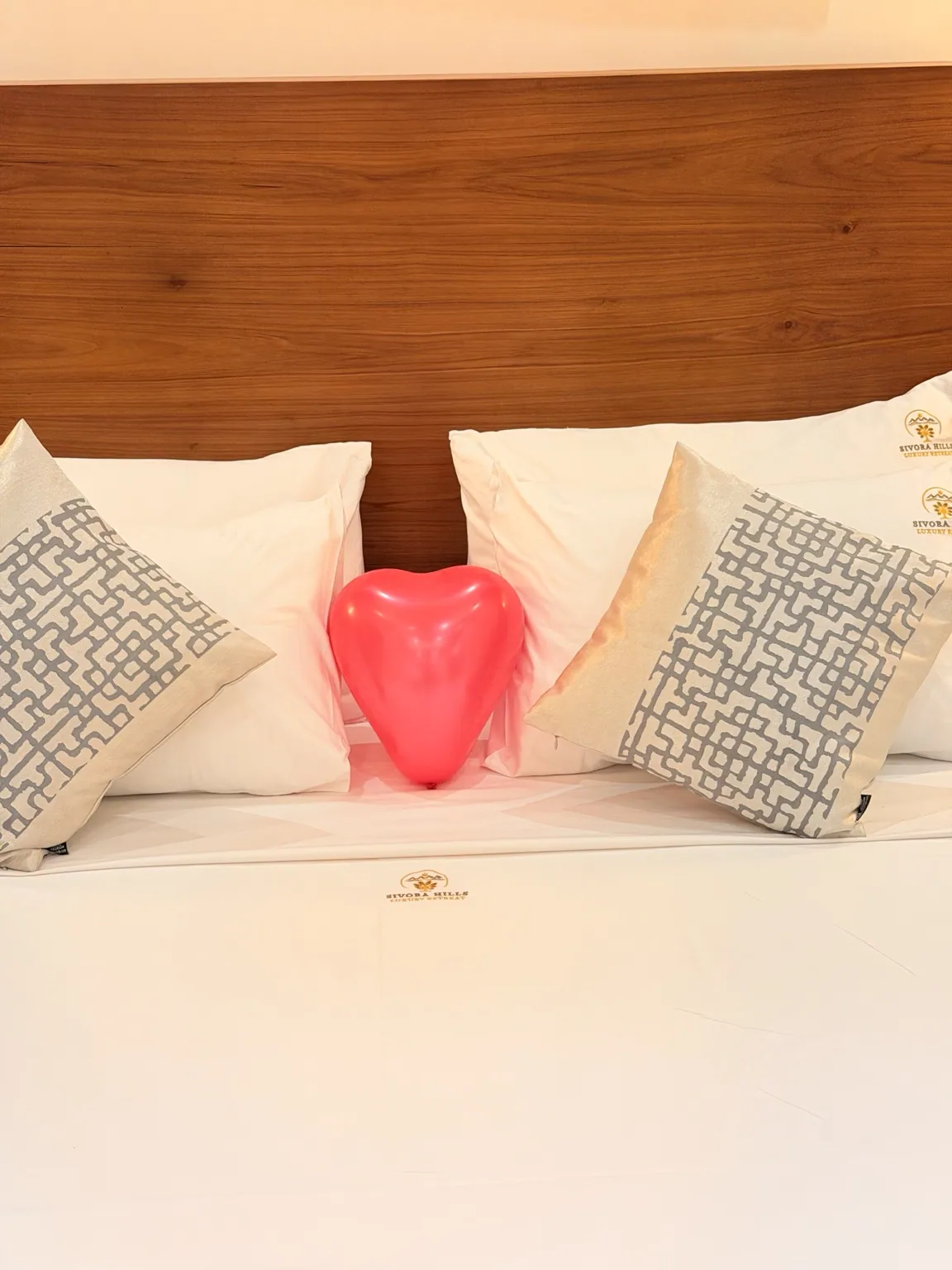 Sivora Hills honeymoon & romance photograph